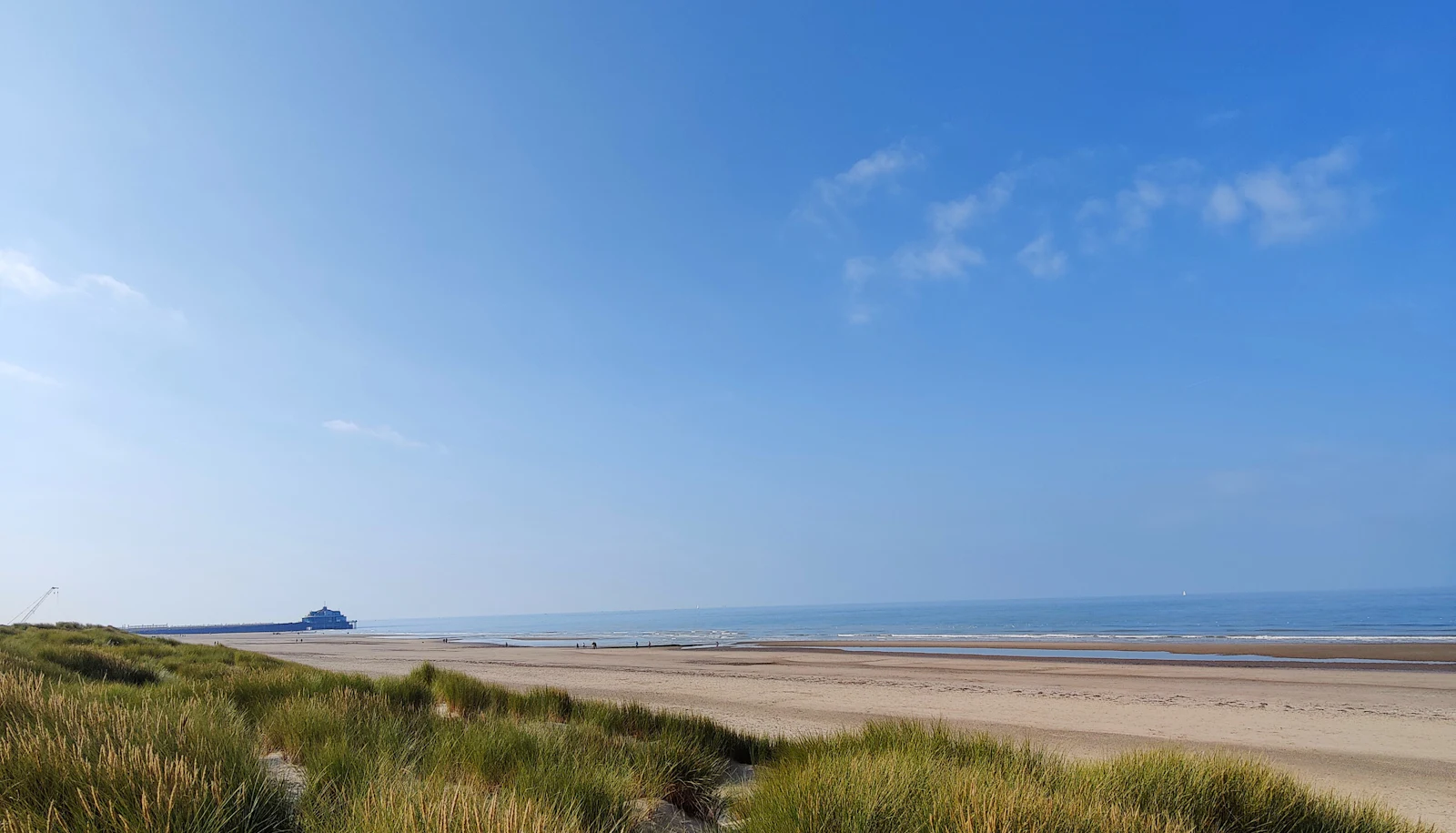 Duinen en strand aan de Noordzee