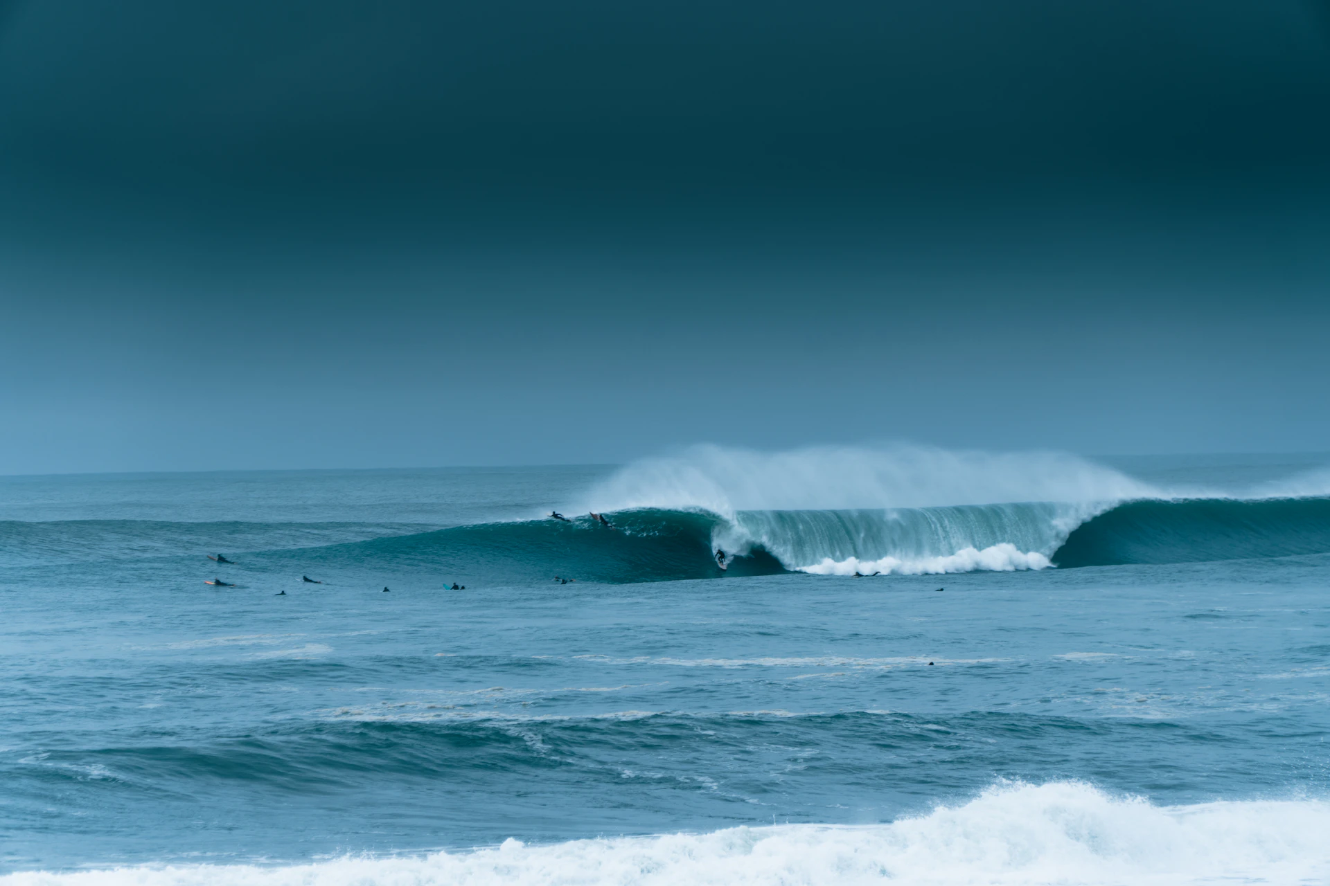 Vagues sur le front de mer d'Hossegor, dans les Landes