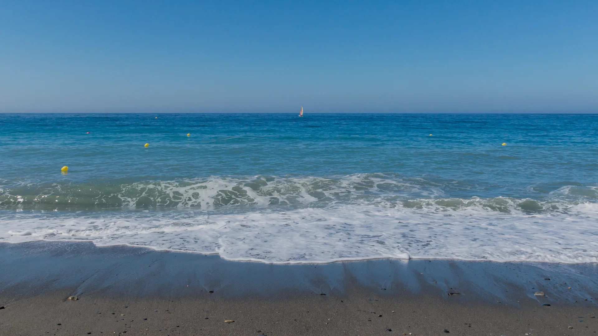 Playa de La Herradura, en la Costa Tropical de Granada