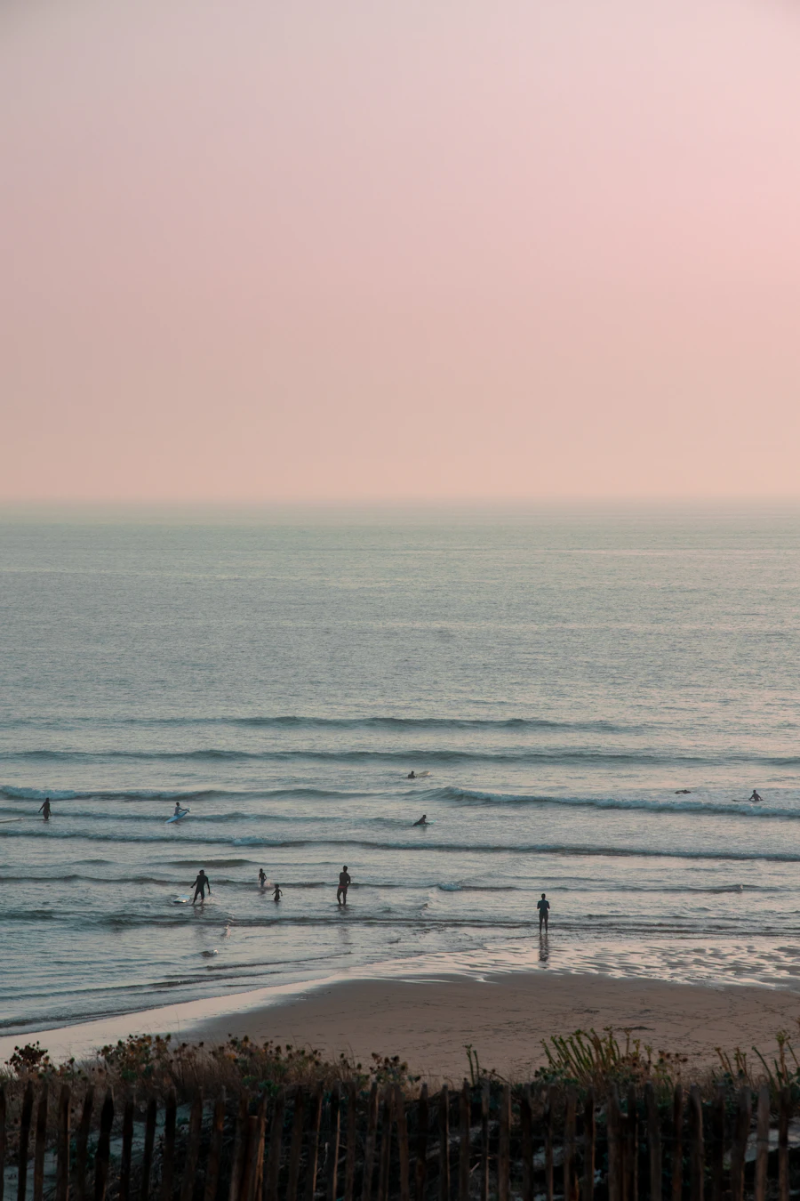 Plage de Mimizan au coucher du soleil, côte atlantique des Landes