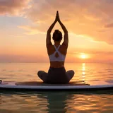 Yoga sur paddle SUP, bien-être en bord de plage